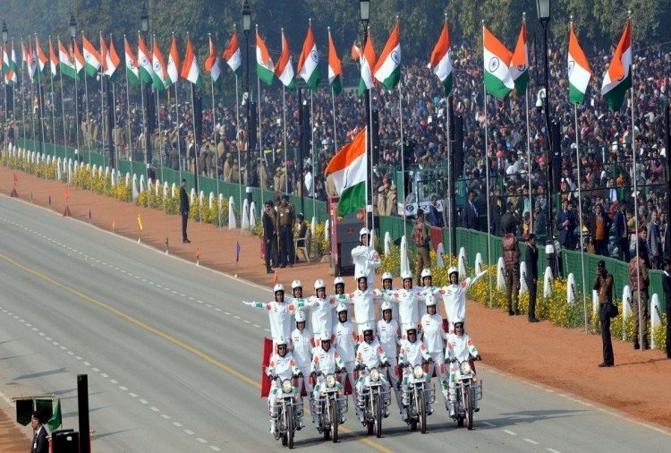 इस बार गणतंत्र दिवस परेड में ‘बाहरियों’ पर लग सकती है पाबंदी, दिल्लीवालों को ही पास देने पर विचार