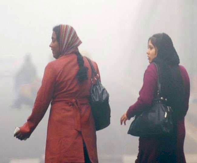 दिल्ली-NCR में छाया कोहरा, ठंड में भी हुआ इजाफा