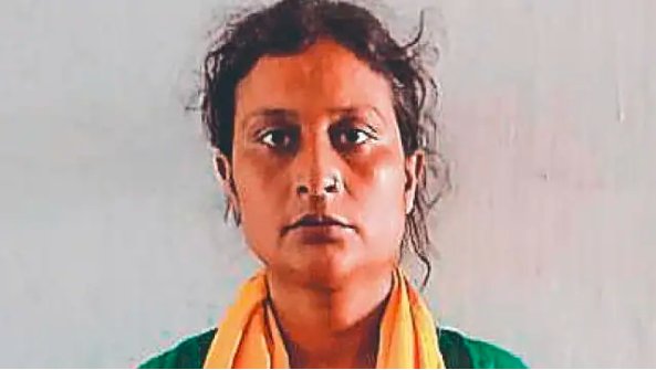 मुजफ्फरपुर में महिला ड्रग्स माफिया गिरफ्तार, कपड़े की दुकान की आड़ में करती थी स्मैक का धंधा