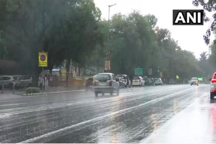 दिल्ली-एनसीआर : कई इलाकों में आंधी के बाद बारिश, खराब मौसम के चलते विमानों का रूट बदला