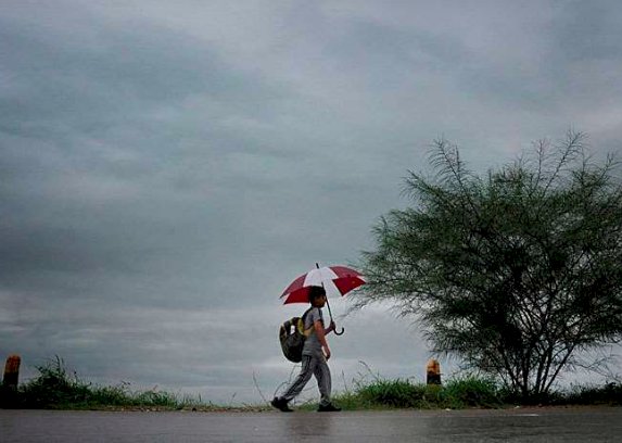 Bihar Weather Alert: पटना सहित बिहार के 14 जिलों में आज होगी भारी बारिश, इन जिलों में थोड़ी राहत के आसार