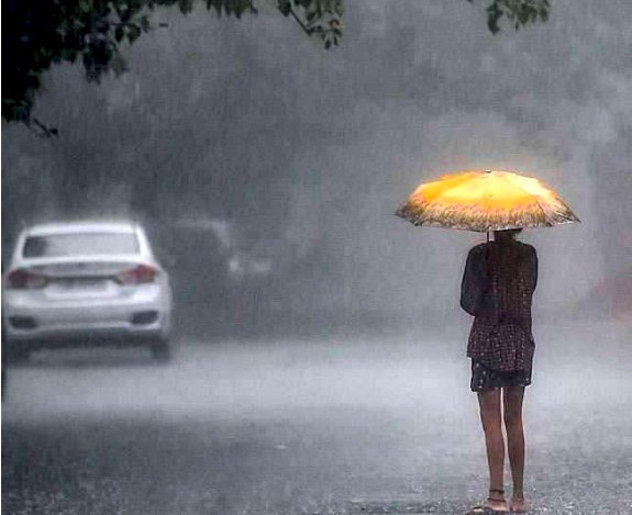 Jharkhand Weather Update: झारखंड में अगले तीन दिनों तक होगी बारिश, वज्रपात; 25 से बदलेगा मौसम
