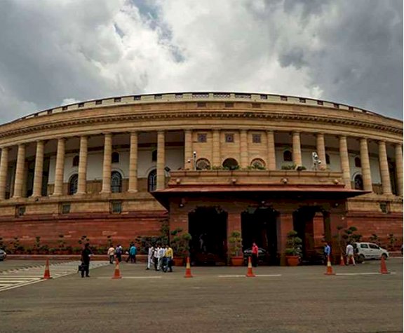 Monsoon Session: संसद में आज भी हंगामे के आसार, अश्विनी वैष्णव राज्यसभा में 'पेगासस प्रोजेक्ट' पर देंगे बयान