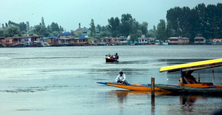 उफ! ऐसा इतिहास, कैसे क्या?