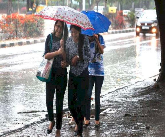 Jharkhand Weather Update: झारखंड के कई जिलों में आज होगी हल्की बारिश, रांची के लोगों को मिलेगी राहत; जानें अपने शहर का हाल