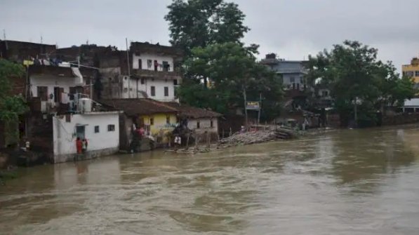 Bihar Flood: कई जिलों पर गहराया बाढ़ का संकट, हाथिदह में गंगा ने तोड़ा रिकॉर्ड, पटना में पानी घुसने का खतरा