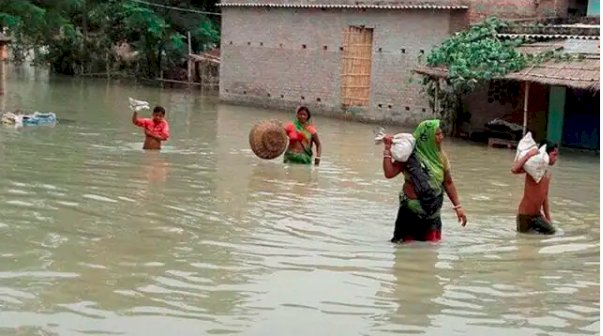 बिहार: 15 जिलों पर जारी है बाढ़ का कहर, खतरे के निशान से ऊपर बह रही हैं 11 नदियां, IMD ने जारी किया भारी बारिश का अलर्ट